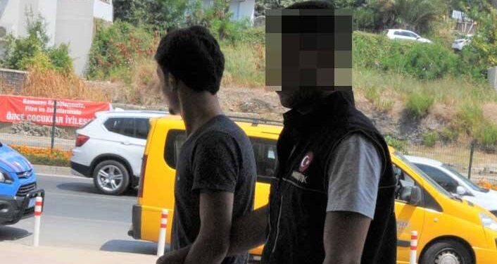 Alanya’da yakalanan 2 torbacı Adliye’de