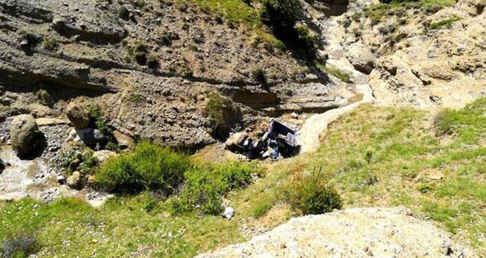 Alanyalı çift motosikletle uçuruma uçtu!