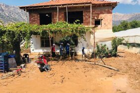 Büyükşehir Elmalı’da yaraları sarıyor