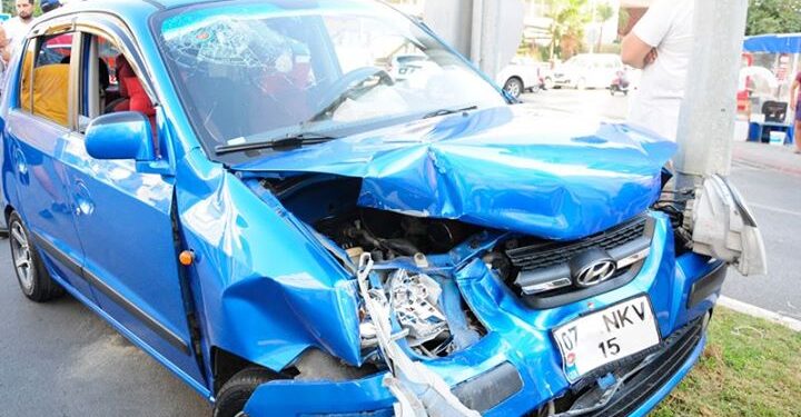 Mahmutlar’da kaza 2 yaralı