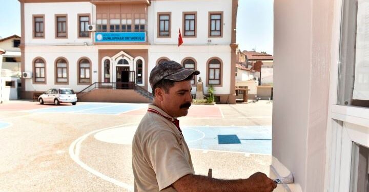 MURATPAŞA BELEDİYESİ’NDEN OKULLARA DESTEK