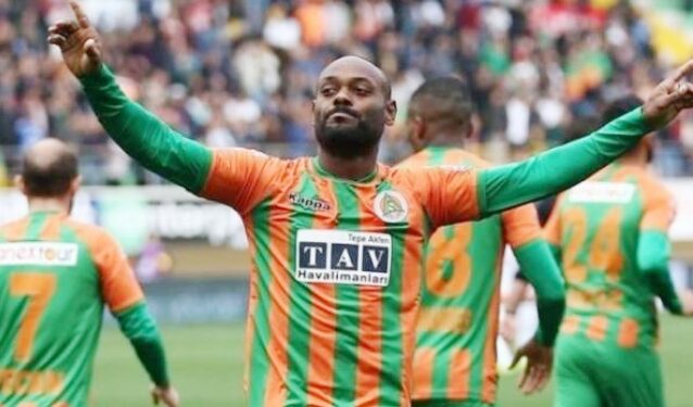 Vagner Love dönüyor mu?