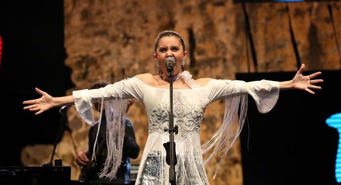 ALANYA CAZ GÜNLERİ KARSU’NUN MUHTEŞEM KONSERİYLE BAŞLADI