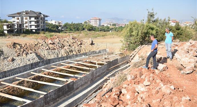 BAŞKAN YÜCEL, ALANYA’YA ULAŞIMDA ÇAĞ ATLATACAK İMAR YOLU PROJESİNİ HAYATA GEÇİRİYOR