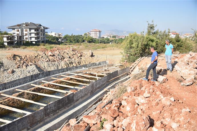 BAŞKAN YÜCEL, ALANYA’YA ULAŞIMDA ÇAĞ ATLATACAK İMAR YOLU PROJESİNİ HAYATA GEÇİRİYOR