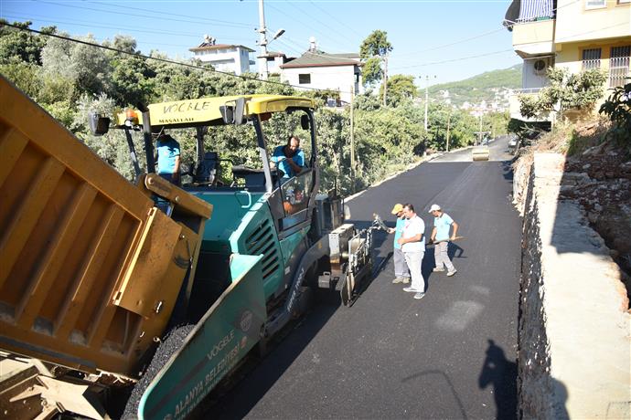 OBA MAHALLESİ KÖSELER SOKAK ASFALTLANIYOR