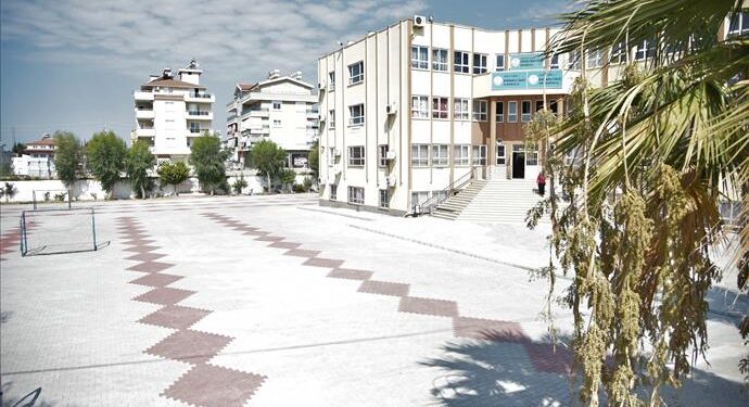 PAYALLAR, TOSLAK VE KONAKLI’DA OKUL BAHÇELERİNE DÜZENLEME