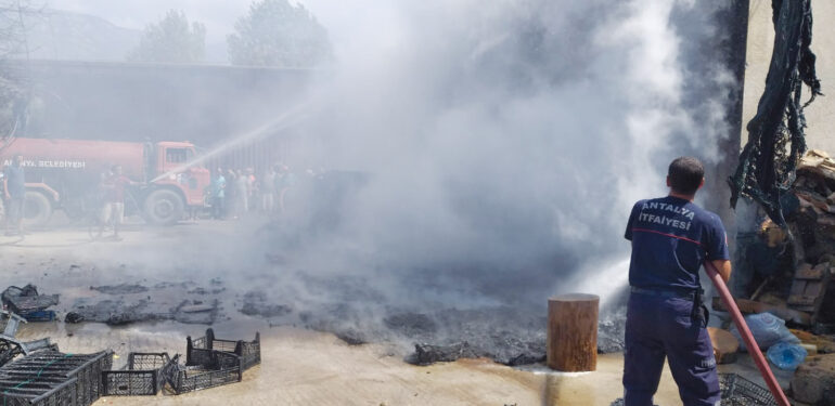 Mahmutlar’da korkunç yangın