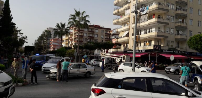 Mahmutlar Mehmet Çakır Caddesinde kaza