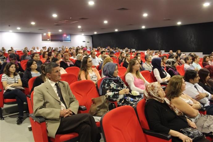 6 ŞAPKA DÜŞÜNME TEKNİĞİ SEMİNERİ GERÇEKLEŞTİRİLDİ