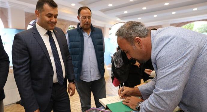 OKUYAN ŞEHİR ALANYA KİTAP FUARI KÜLTÜR MERKEZİNDE AÇILDI