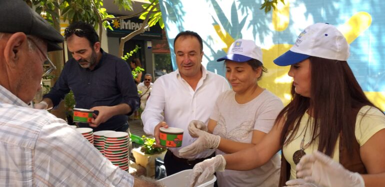 İYİ Parti’den aşure etkinliği