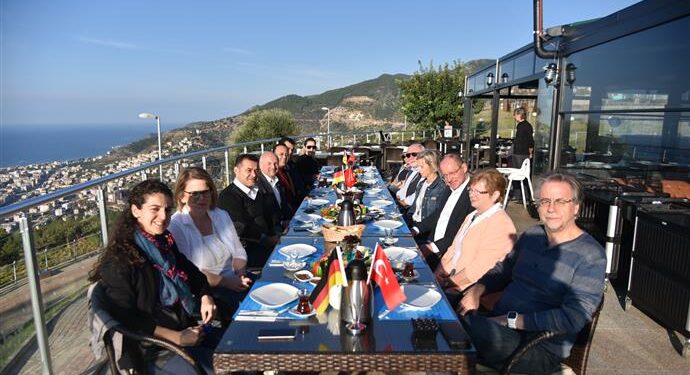 GLADBECK HEYETİ İADEYİ ZİYARETE GELDİ