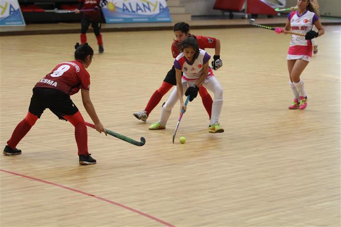 KADINLAR SALON SÜPER LİG MÜSABAKALARI BAŞLADI