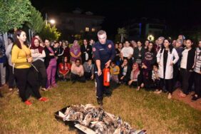 KIZ ÖĞRENCİLER YANGIN TATBİKATINDA