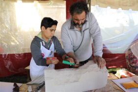 TAŞ HEYKEL SEMPOZYUMUNDA MİNİK ELLER