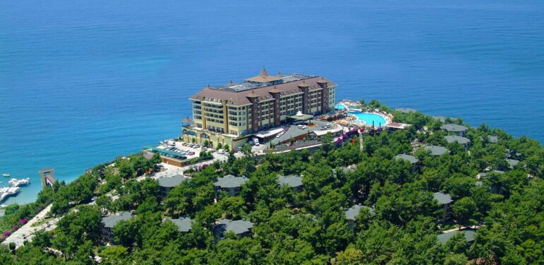 Anex Utopia’yı kiraladı