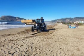 2019 TÜRKİYE DALGA SÖRFÜ YARIŞMASI İÇİN SAHİL TEMİZLİĞİ YAPILDI