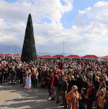 9. NOEL PAZARINDA DOSTLUK VE HOŞGÖRÜ RÜZGARI ESTİ