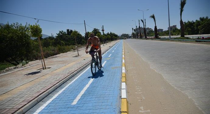ALANYA BELEDİYESİ’NDEN REKOR KALDIRIM VE PARKE ÇALIŞMASI  5 YILDA 571 BİN METREKARE KALDIRIM VE PARKE ÇALIŞMASI YAPILDI