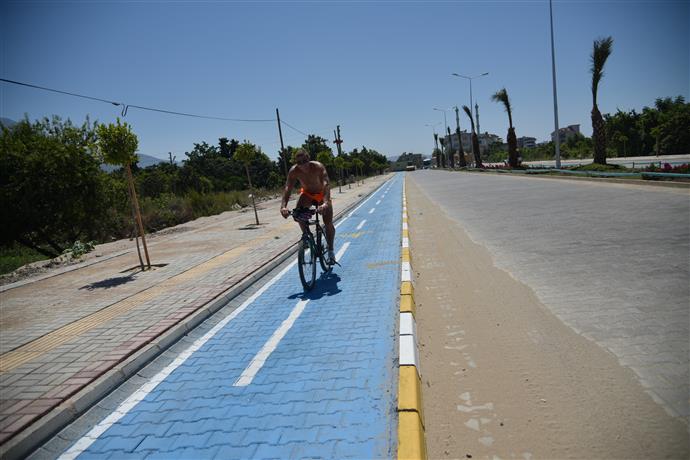 ALANYA BELEDİYESİ’NDEN REKOR KALDIRIM VE PARKE ÇALIŞMASI  5 YILDA 571 BİN METREKARE KALDIRIM VE PARKE ÇALIŞMASI YAPILDI