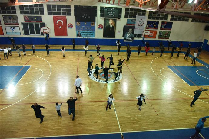 ALANYA VE EGE ZEYBEK KURSU OYUNLARI SERTİFİKA TÖRENİ GERÇEKLEŞTİRİLDİ