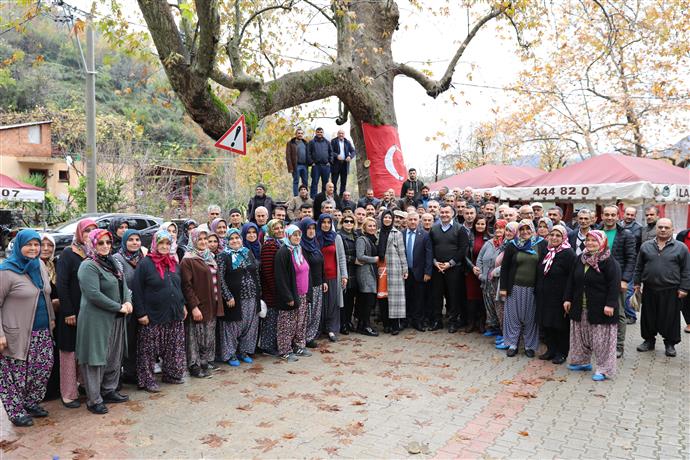 BAŞKAN YÜCEL OBAALACAMİ’DE VATANDAŞLARLA BULUŞTU