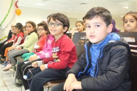 HASTA ÇOCUKLARA BELEDİYEDEN MORAL TİYATROSU