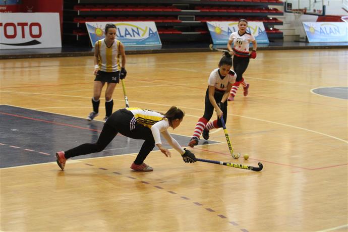 KADINLAR SALON HOKEYİ 2.ETAP MÜSABAKALARI BAŞLADI