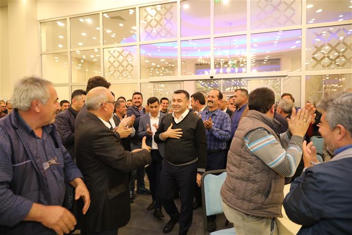 YÜCEL SEVGİSİ 1000 KİŞİLİK SALONA SIĞMADI