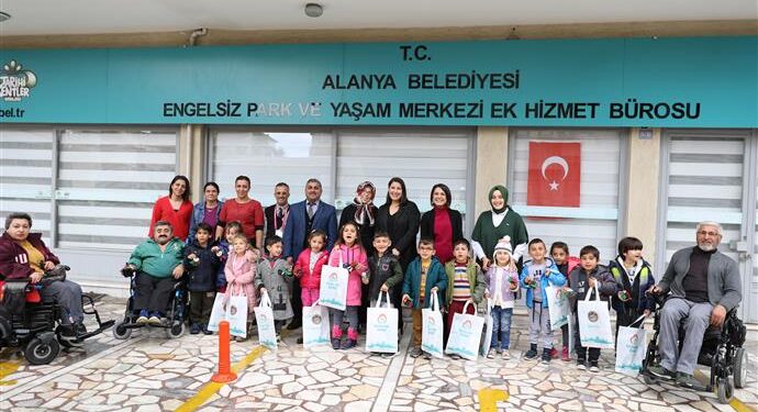 ÖĞRENCİLER ENGELLİ MERKEZİNİ ZİYARET ETTİ