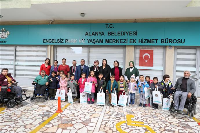 ÖĞRENCİLER ENGELLİ MERKEZİNİ ZİYARET ETTİ