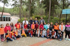 İZCİ SINIFI HAYVAN BARINAĞINDA