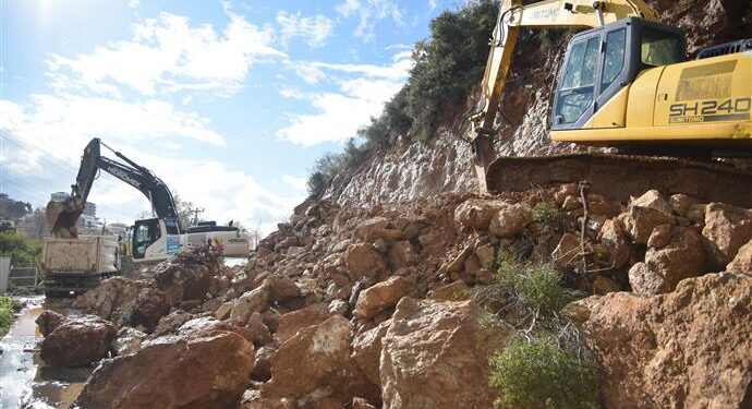 Dimçayı yolu genişliyor