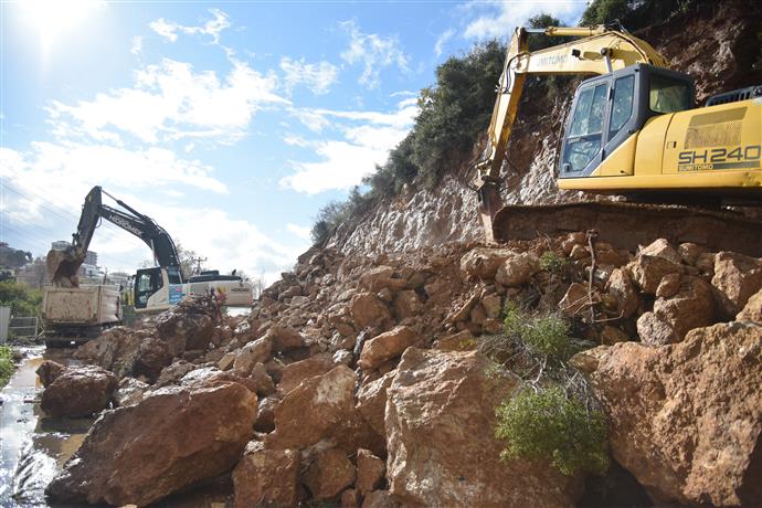 DİMÇAYI YOLU GENİŞLETİLİYOR