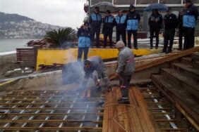 SAHİLDE YAPILMAK İSTENEN KAÇAK PLATFORMA ANINDA MÜDAHALE