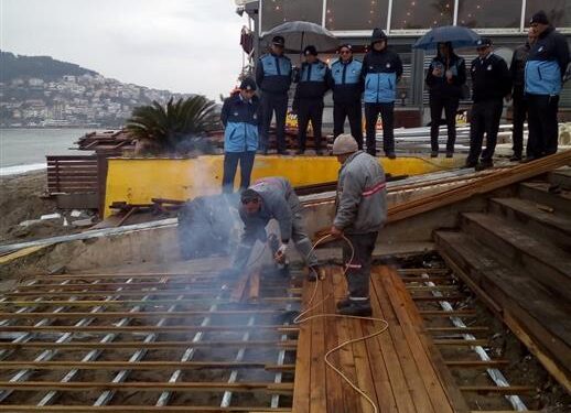 SAHİLDE YAPILMAK İSTENEN KAÇAK PLATFORMA ANINDA MÜDAHALE