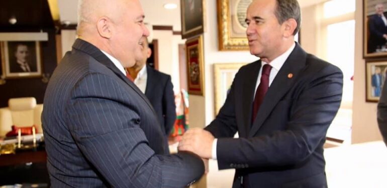 Şahin; Çakır hizmet üretir!