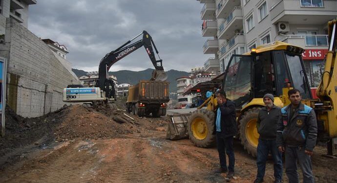 Çıplaklı’ya 4 km sıcak asfalt