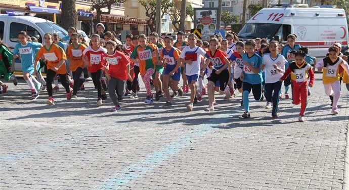 ALANYA DA OKULLARARASI KROS YARIŞI YAPILDI