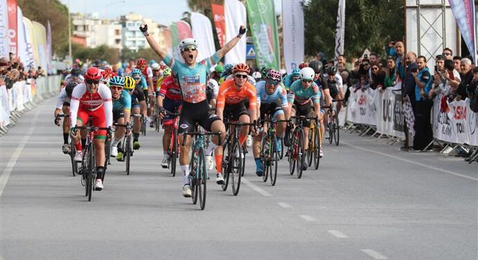 ALANYA’DA ELİT ERKEK VE KADIN BİSİKLETÇİLER PEDAL ÇEVİRDİ