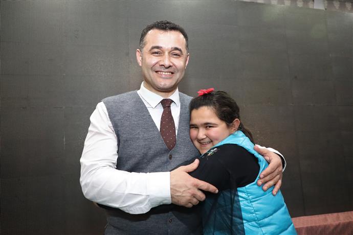 BAŞKAN YÜCEL MAHALLE BULUŞMALARINA HIZ KESMEDEN DEVAM EDİYOR