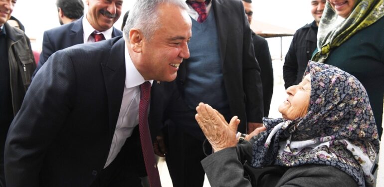 Yörüklerden Başkan adayı Böcek’e tam destek