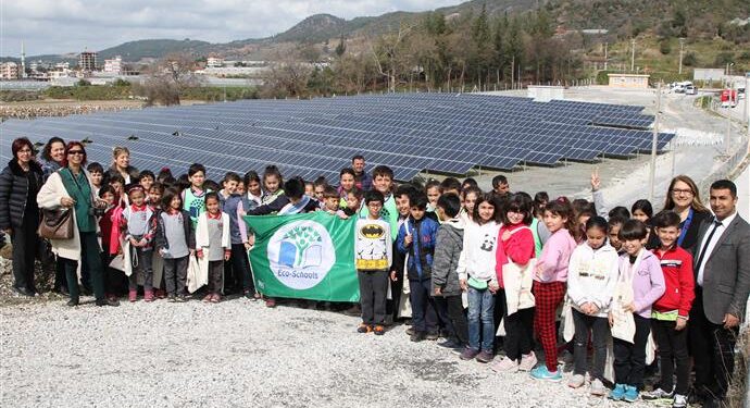 ALANYA BELEDİYESİ GÜNEŞ ENERJİSİ SANTRALİ  ÇEVRECİ ÖĞRENCİLERİ AĞIRLADI