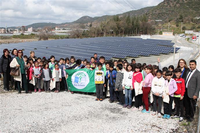 ALANYA BELEDİYESİ GÜNEŞ ENERJİSİ SANTRALİ  ÇEVRECİ ÖĞRENCİLERİ AĞIRLADI