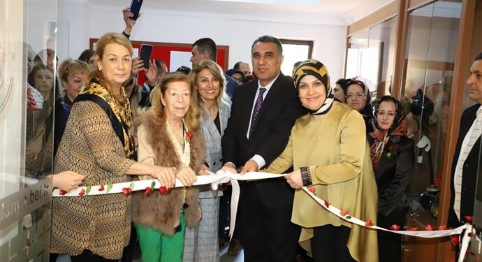 ALANYA BELEDİYESİ’NDEN KADINLAR GÜNÜNDE “ÇİÇEK” SERGİSİ