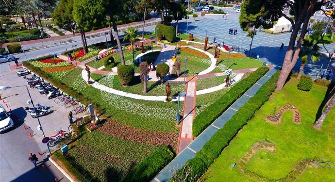 BAHAR AYININ MÜJDECİSİ LALELER ÇİÇEK AÇTI