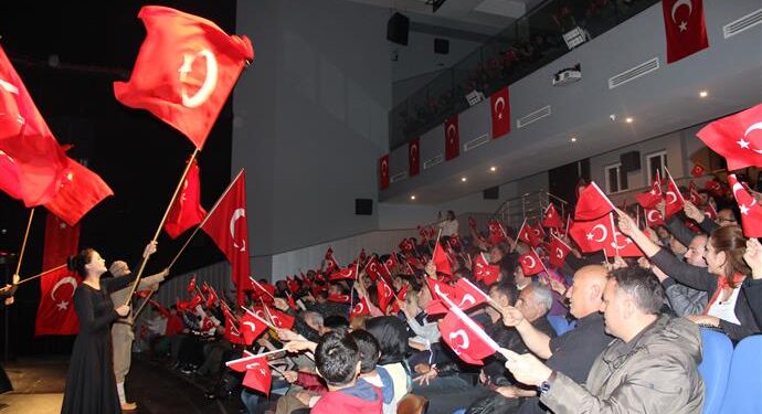 DİRİLİŞ DESTANI 1915 İZLEYENLERİ AĞLATTI