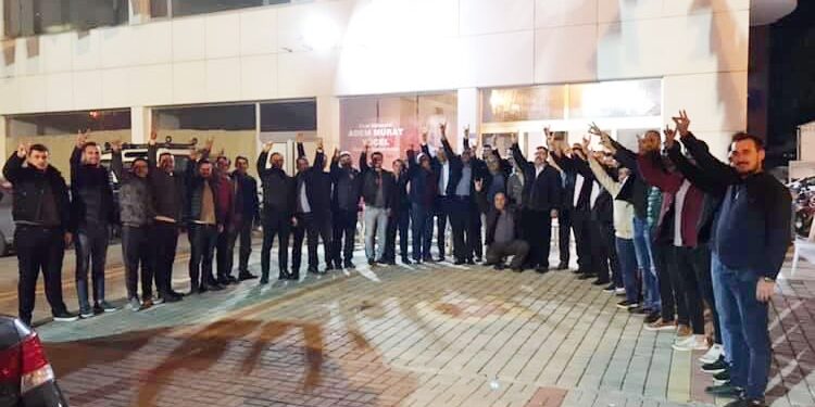 Mahmutlar MHP taşıyor