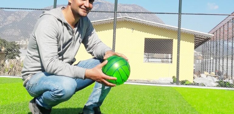 Yıldız halı saha açılıyor